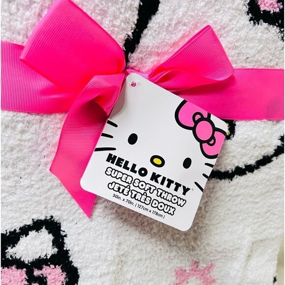 Hello Kitty Plush Throw Blanket - Picture 3 of 3